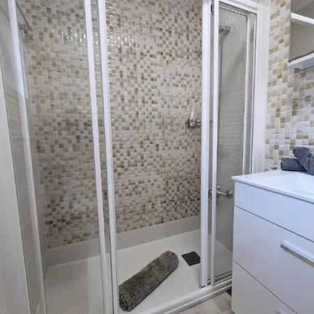 R-41 Modern With Pool Apartament *