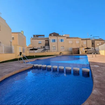 R-41 Modern With Pool